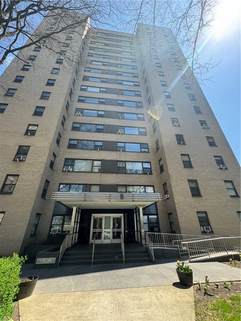8 Fordham Hill Oval 1B