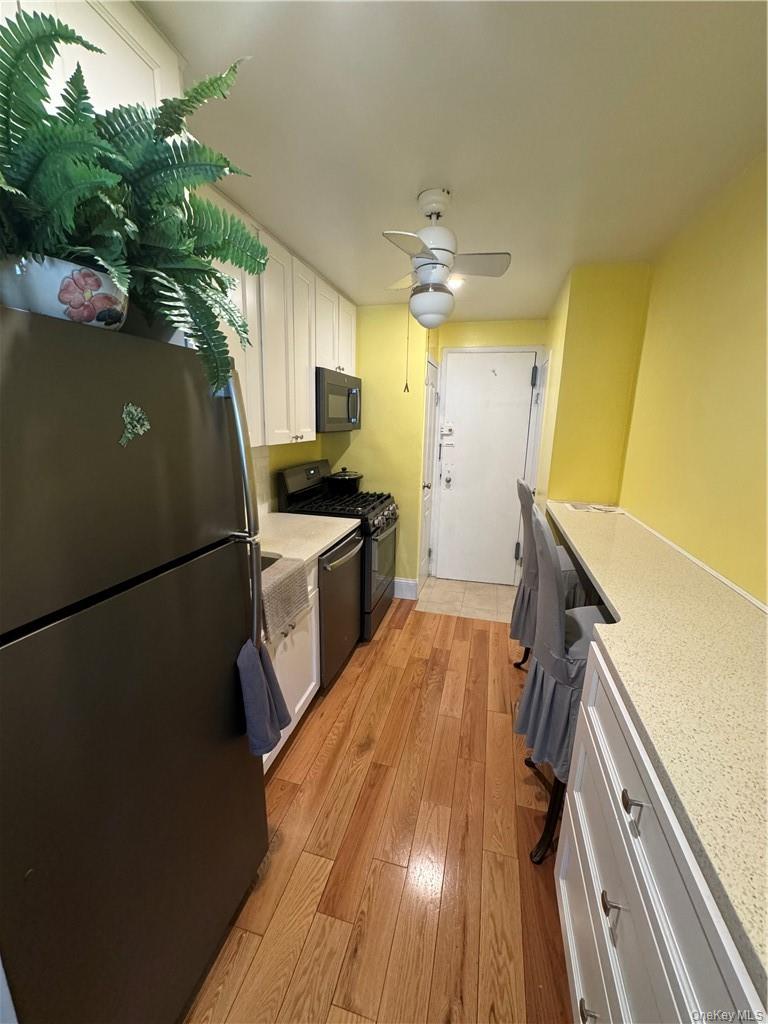 8 Fordham Hill Oval 1b Property Photo 4
