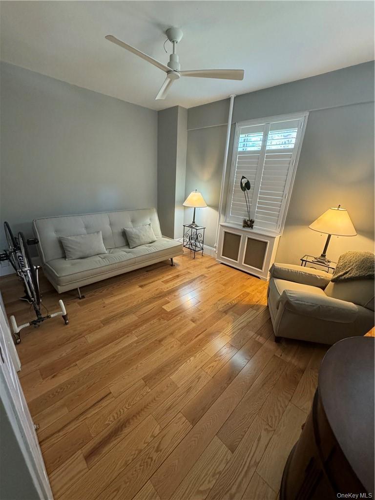 8 Fordham Hill Oval 1b Property Photo 5