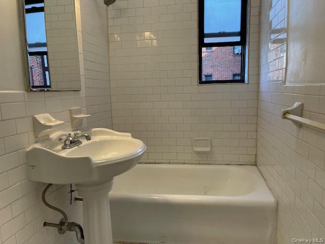 590 E Third Street 4o Property Photo 15