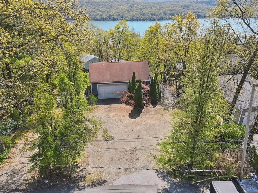 186 Brook Trail Property Photo 5