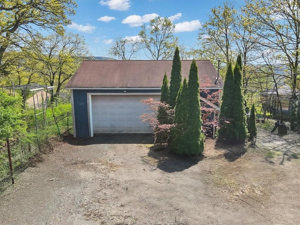 186 Brook Trail Property Photo 13