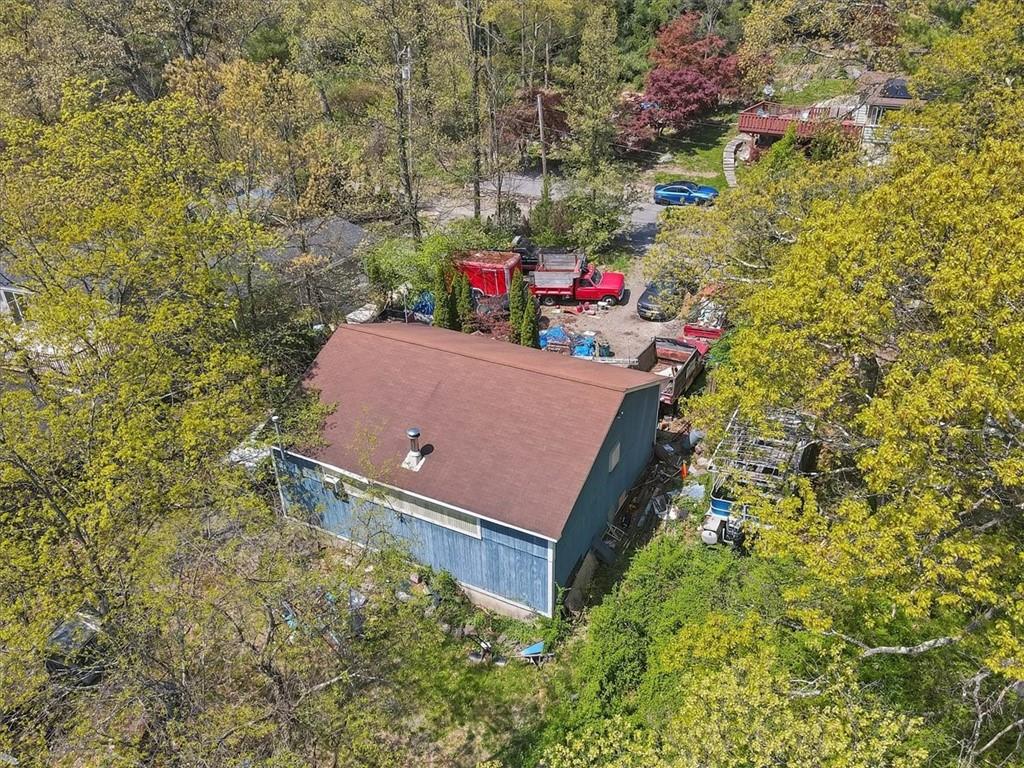 186 Brook Trail Property Photo 16