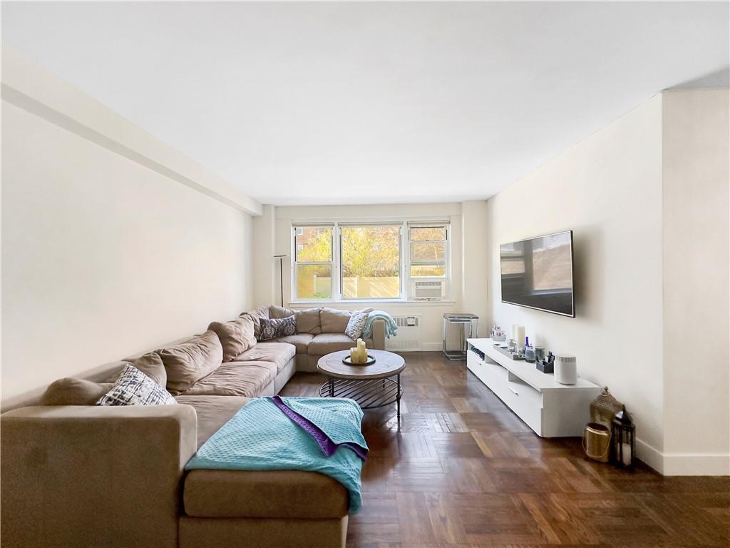3725 Henry Hudson Parkway 2fg Property Photo 2