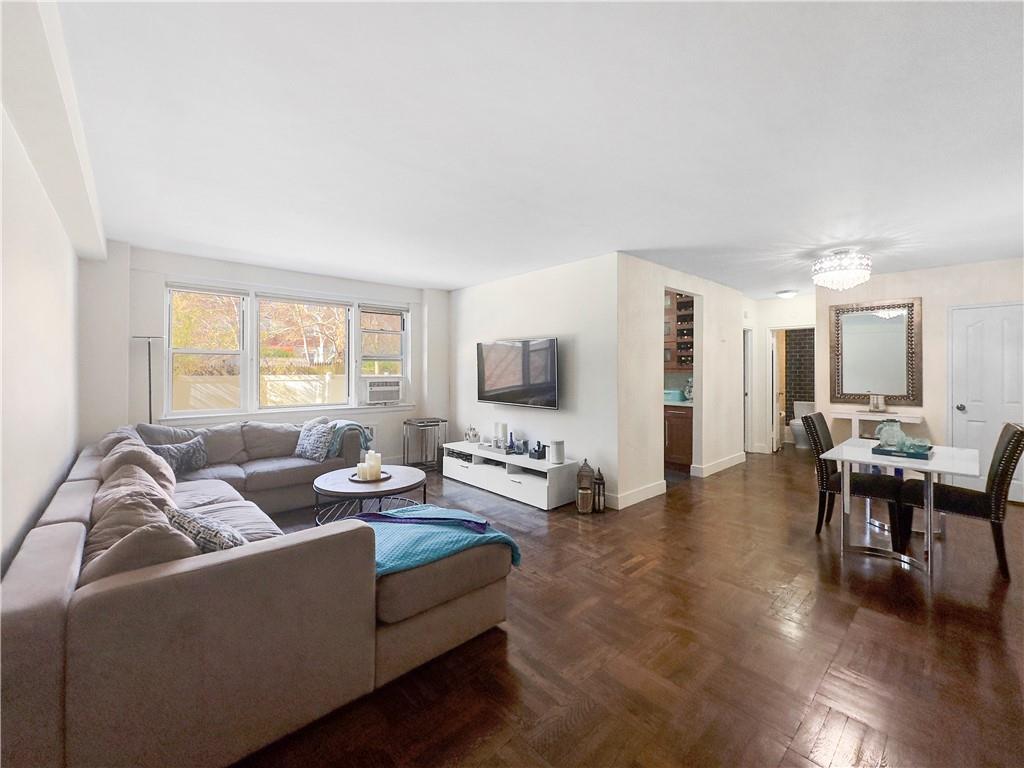 3725 Henry Hudson Parkway 2fg Property Photo 3