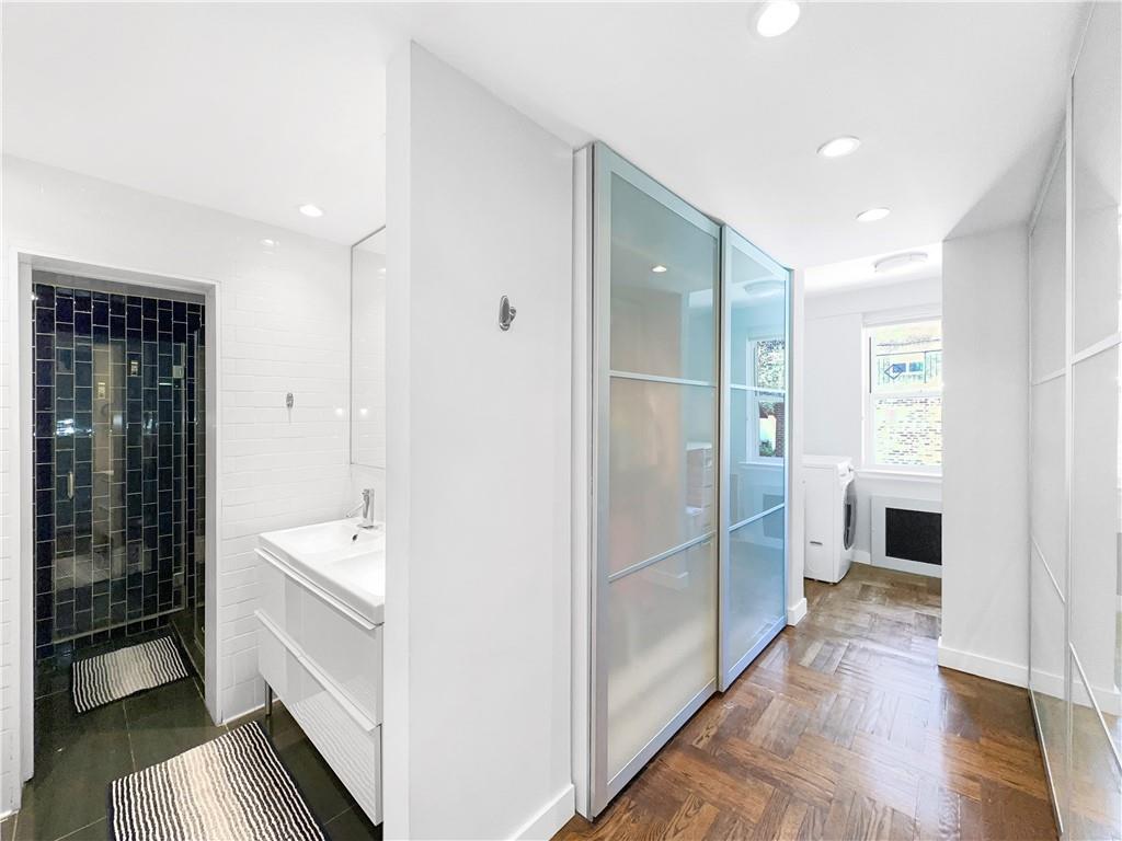 3725 Henry Hudson Parkway 2fg Property Photo 12