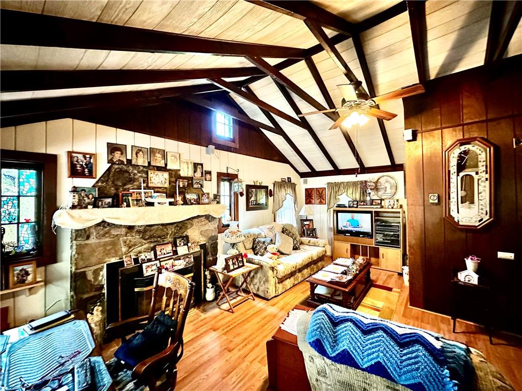 32 Eldridge Street Property Photo 5
