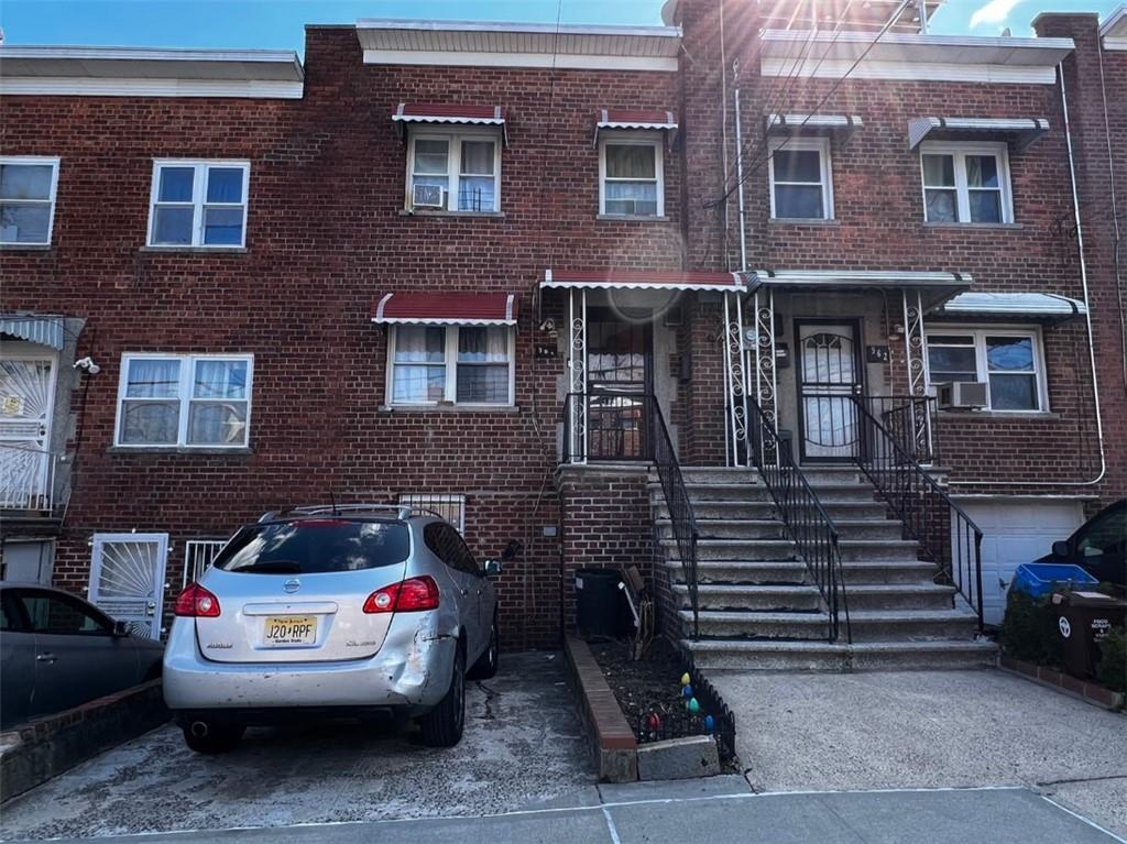 964 E 229th Street Property Photo 1