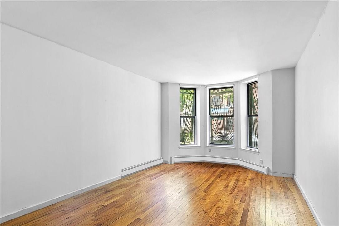 1012 Faile Street 1012a Property Photo 4
