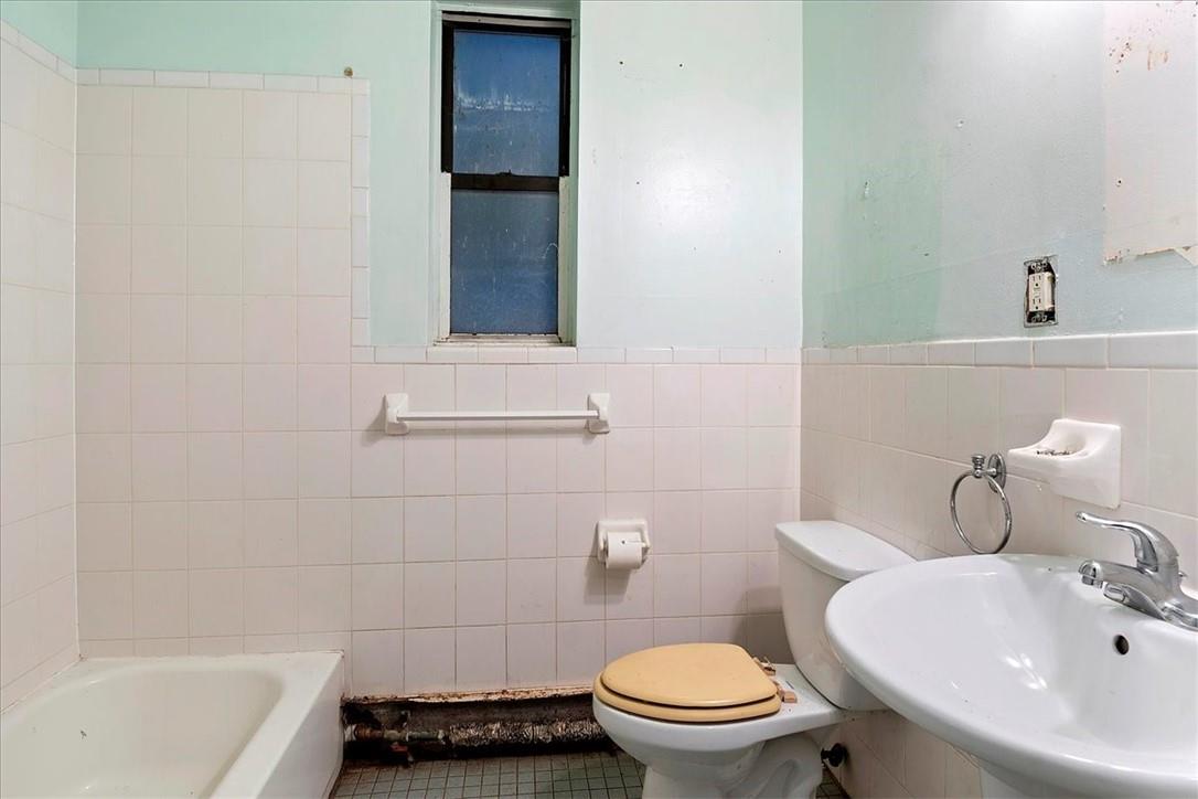 1012 Faile Street 1012a Property Photo 17