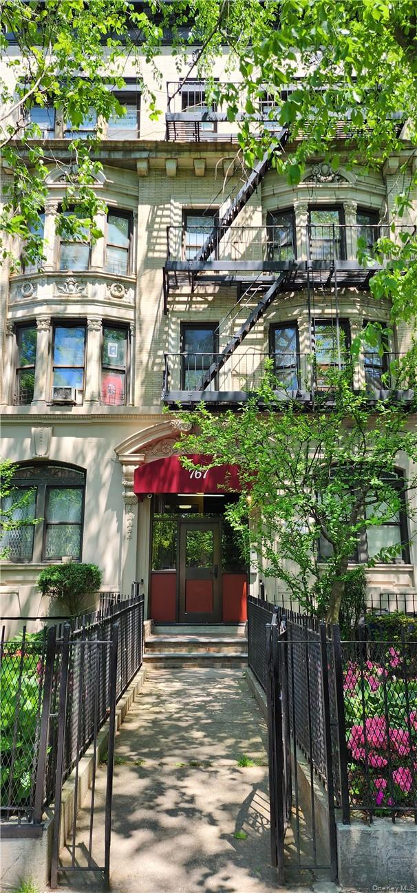 767 Eastern Parkway 1b Property Photo 8