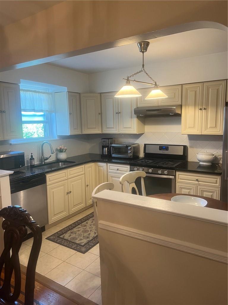 1357 Waring Avenue Property Photo 9