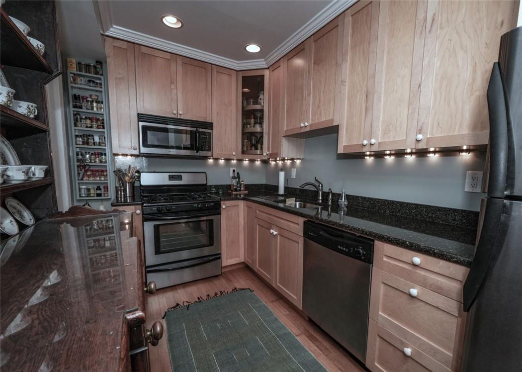 2501 Palisade Avenue E3 Property Photo 8