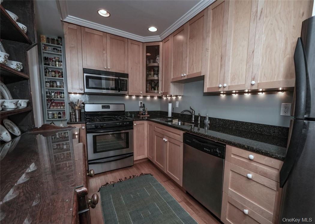 2501 Palisade Avenue E3 Property Photo 8