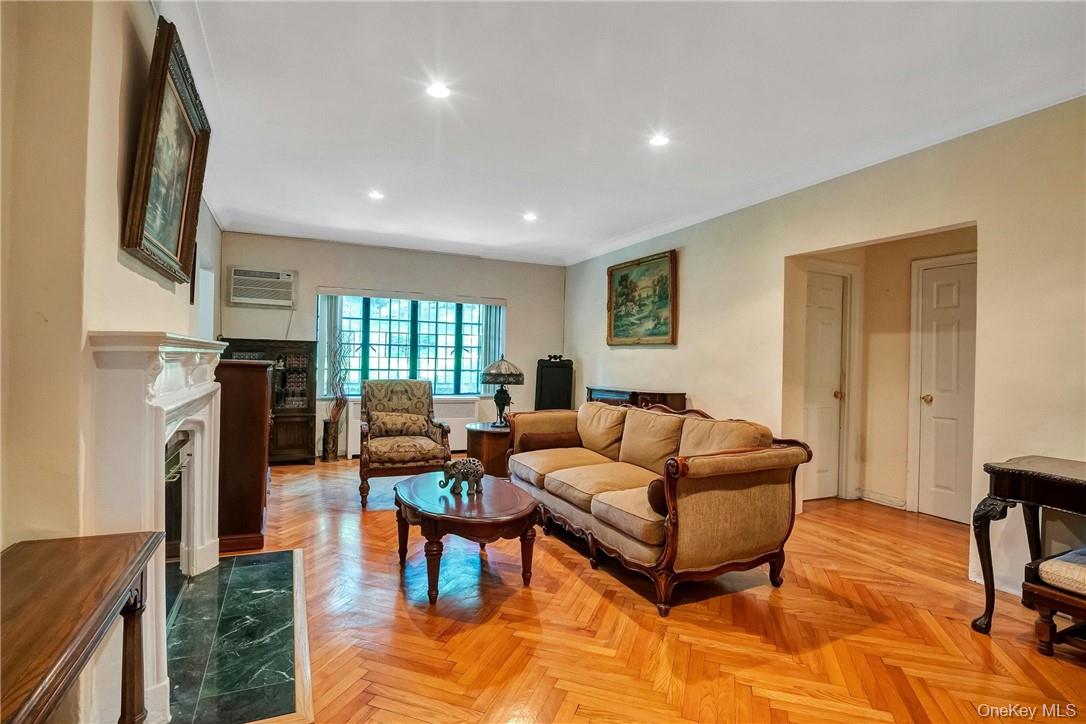 915 Wynnewood Road G2 Property Photo 5