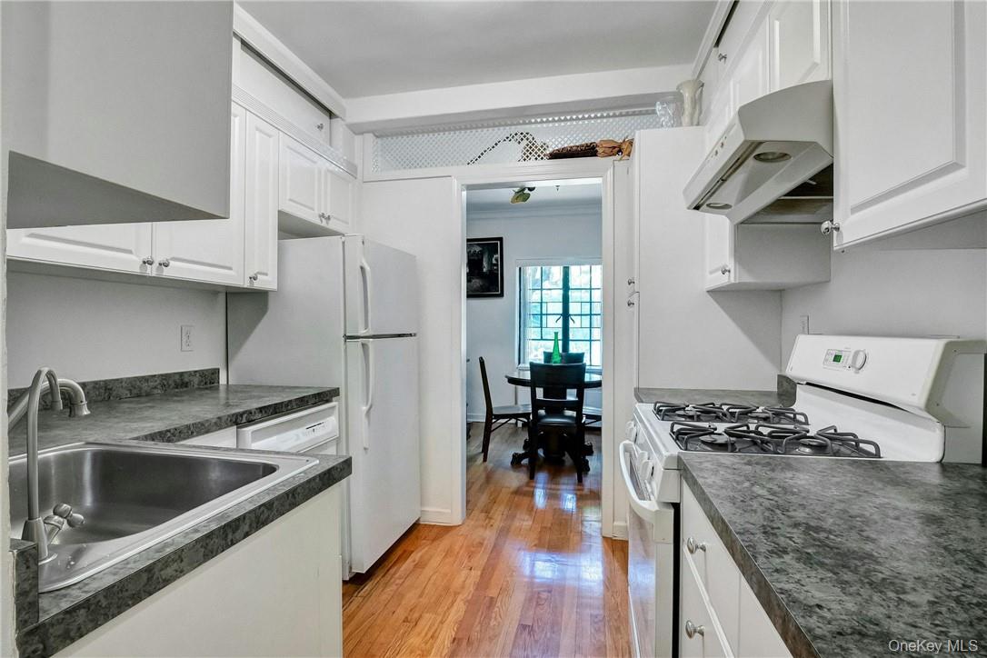 915 Wynnewood Road G2 Property Photo 8
