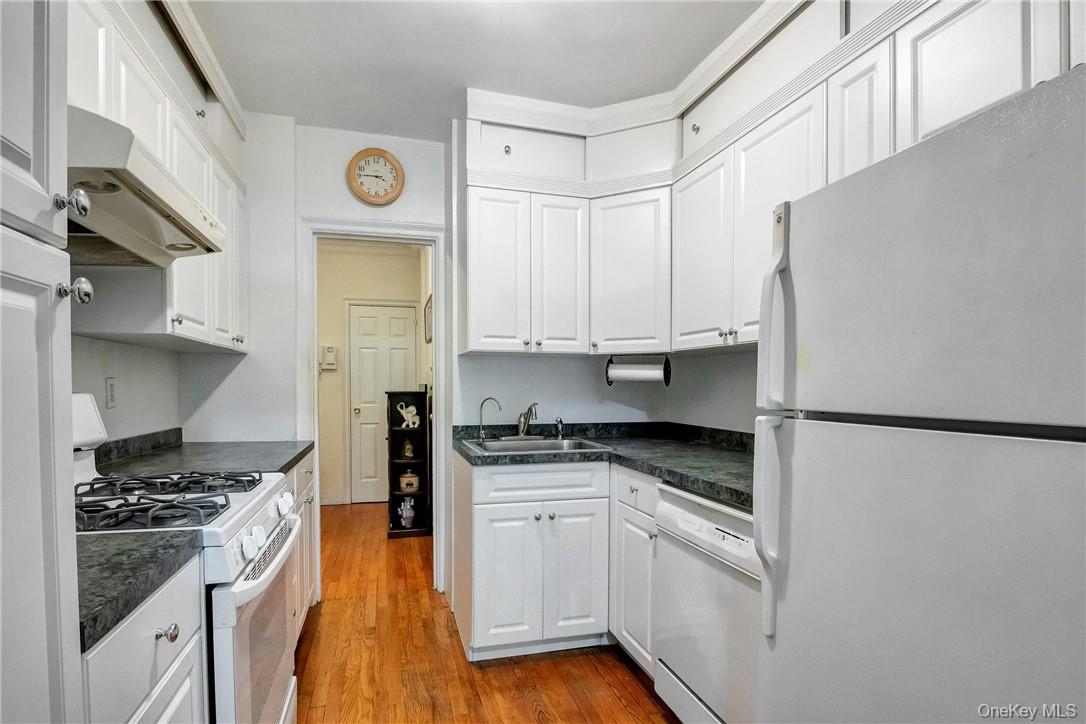 915 Wynnewood Road G2 Property Photo 9
