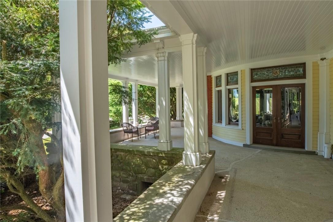 45 Hitchcock Lane Property Photo 6