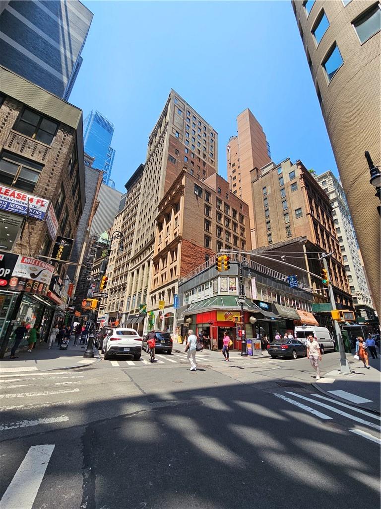63 Nassau Street Property Photo 3