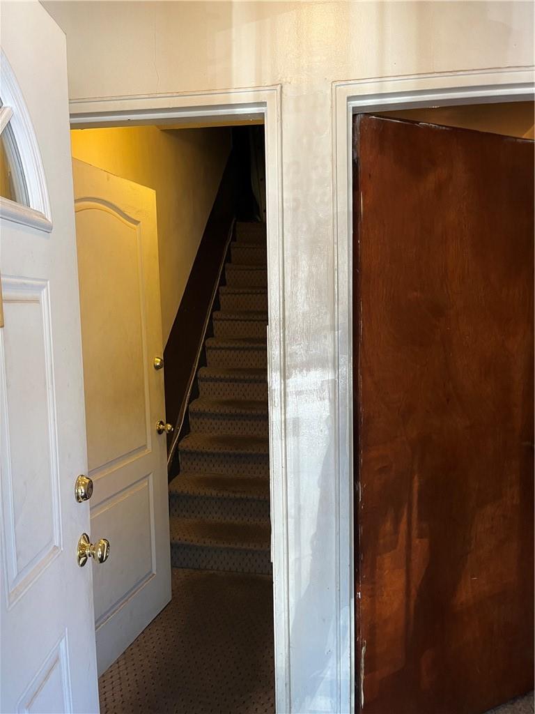 276 E 55th Street Property Photo 5