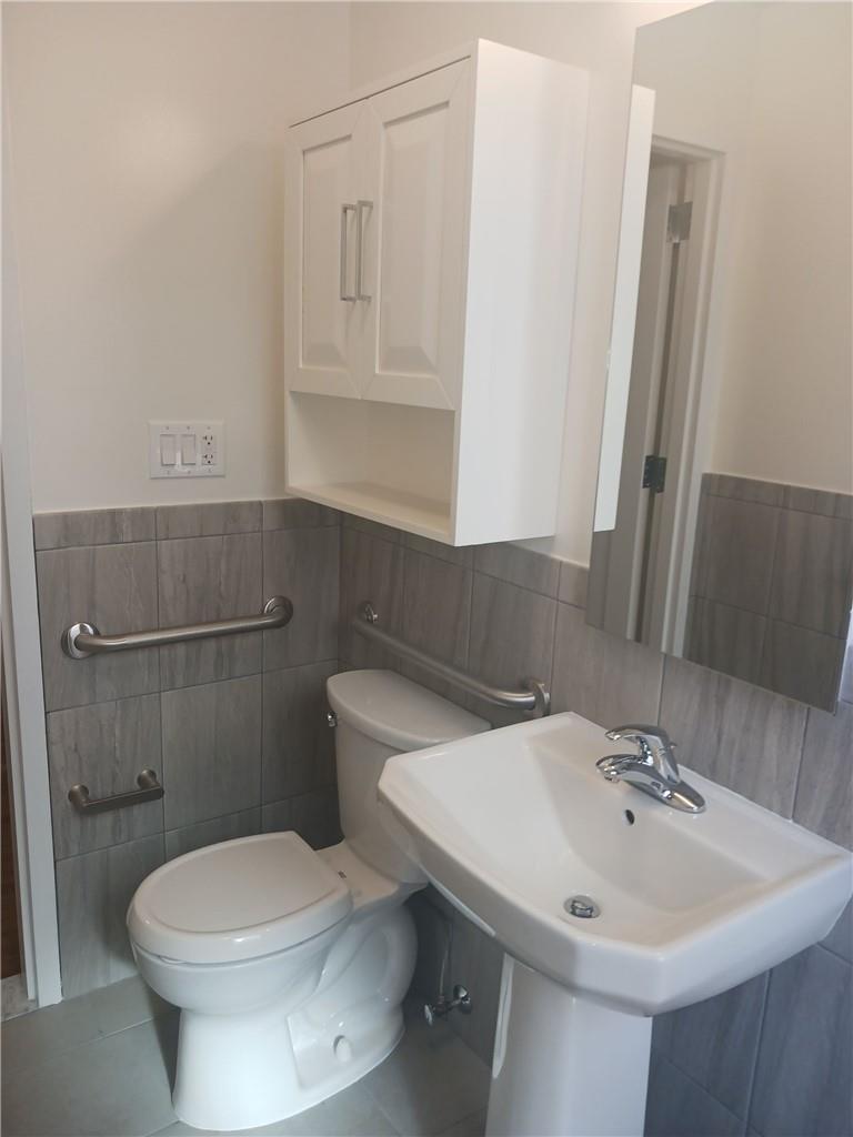 943 Teller Avenue 3a Property Photo 5