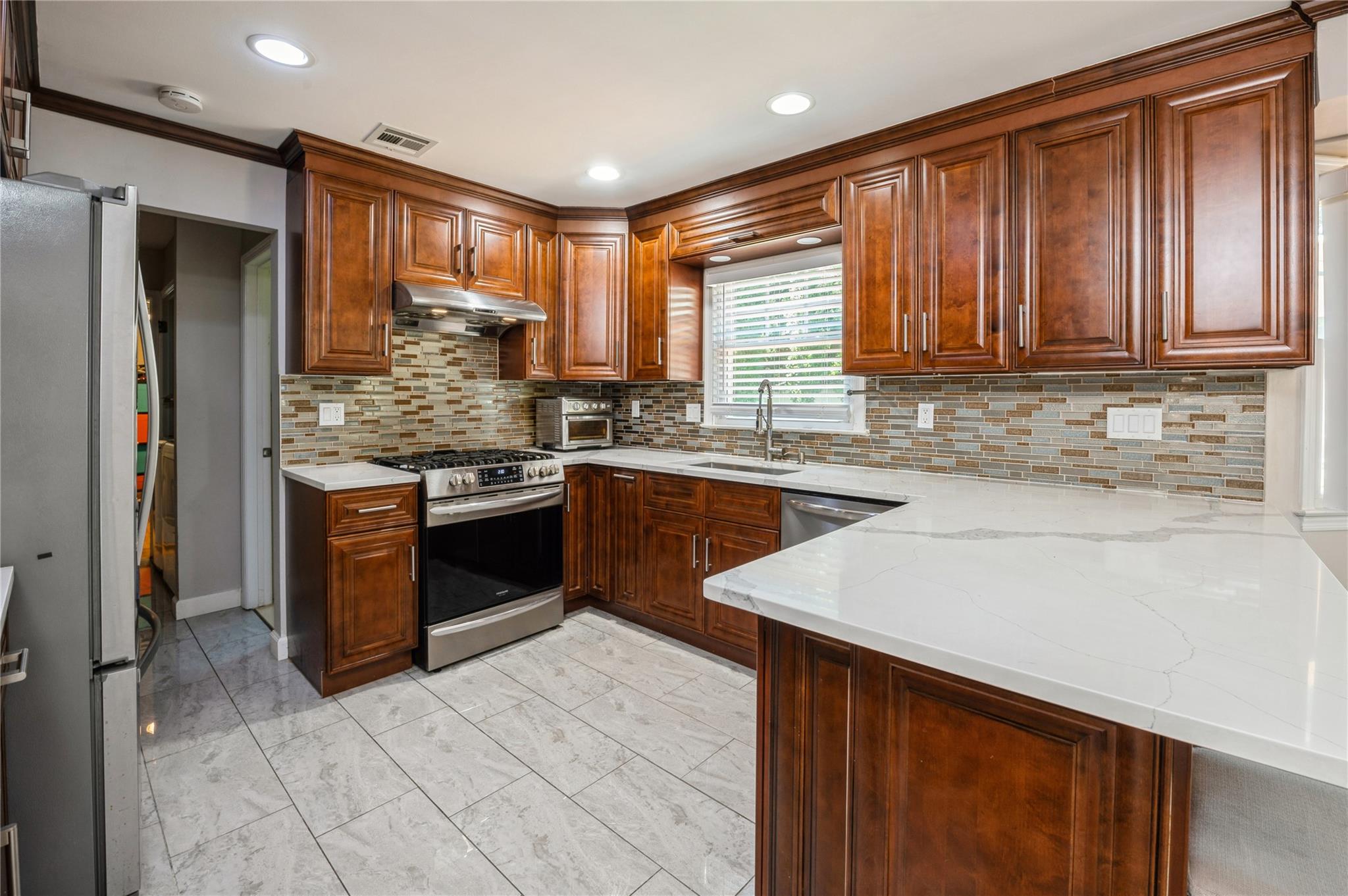 31 Brookline Way Property Photo 9