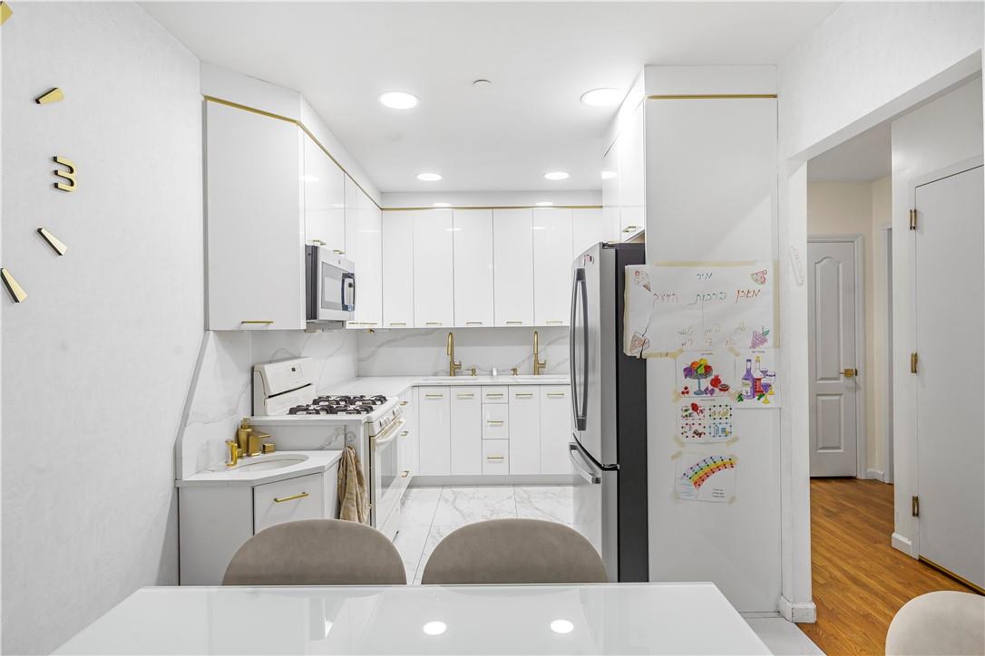 764 Kent Avenue 2 Property Photo 10