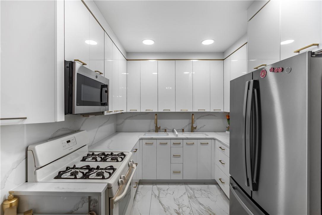 764 Kent Avenue 2 Property Photo 11