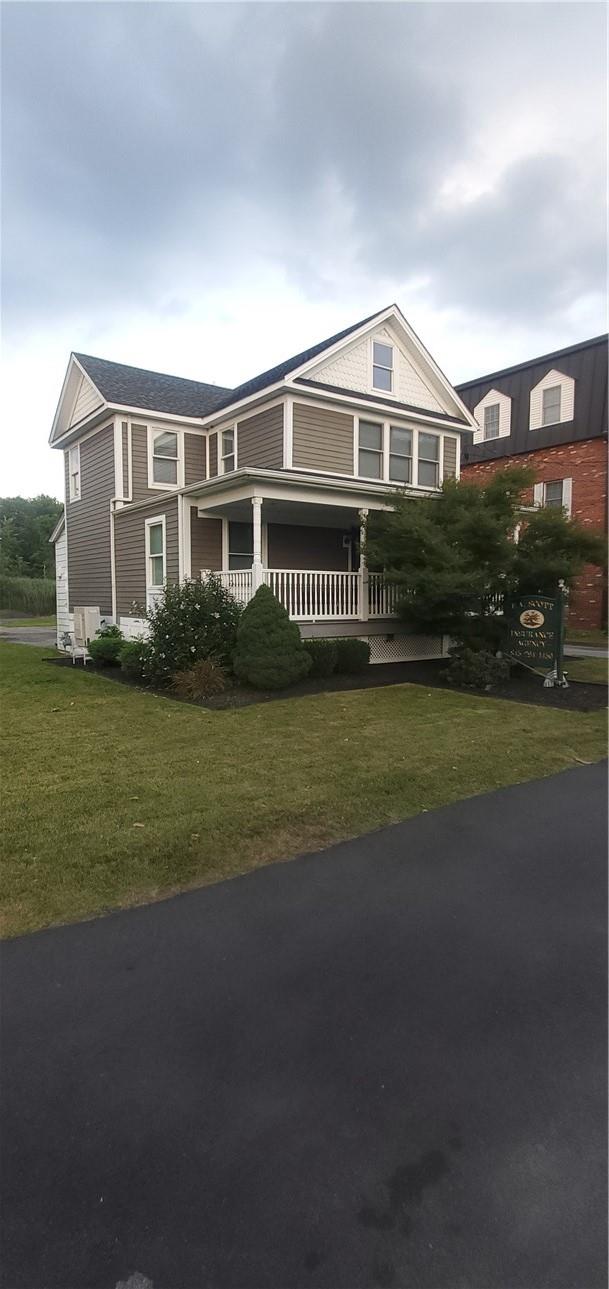 18 Scotchtown Avenue Property Photo