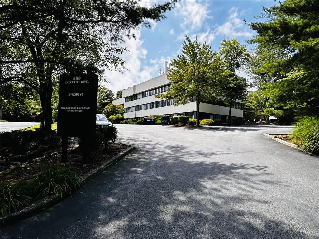 400 Executive Boulevard Property Photo