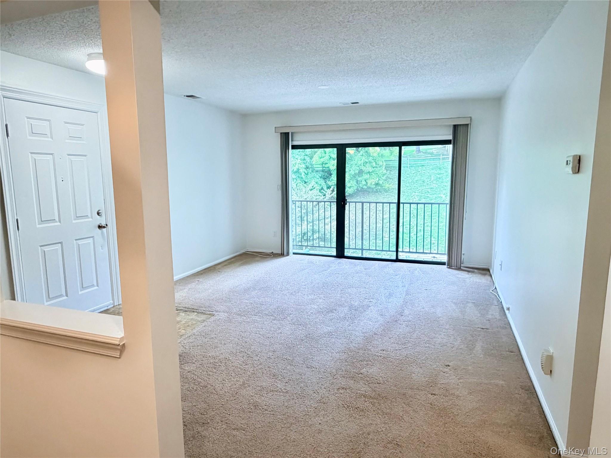 30 Huntington Circle Property Photo 6