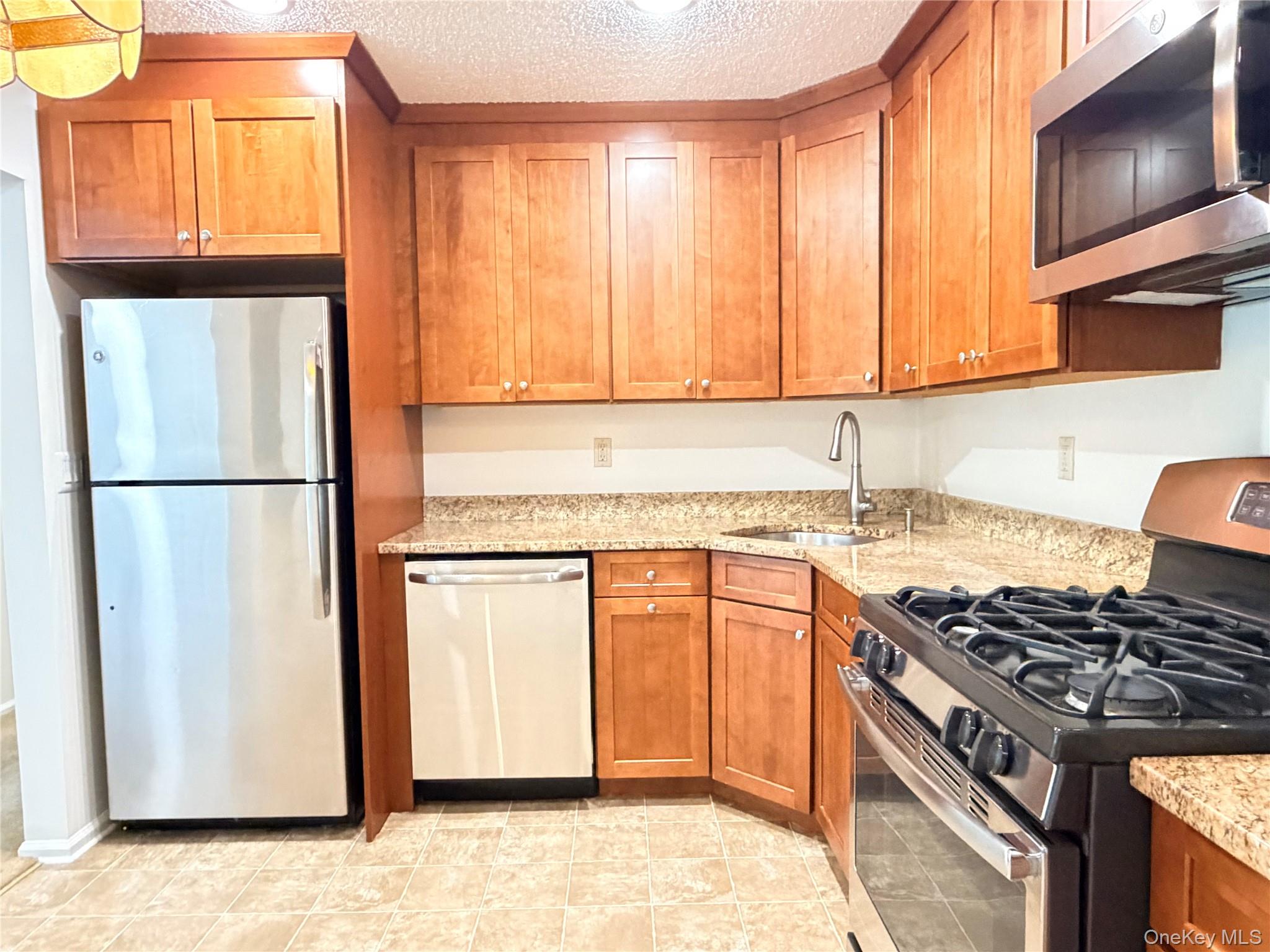 30 Huntington Circle Property Photo 9