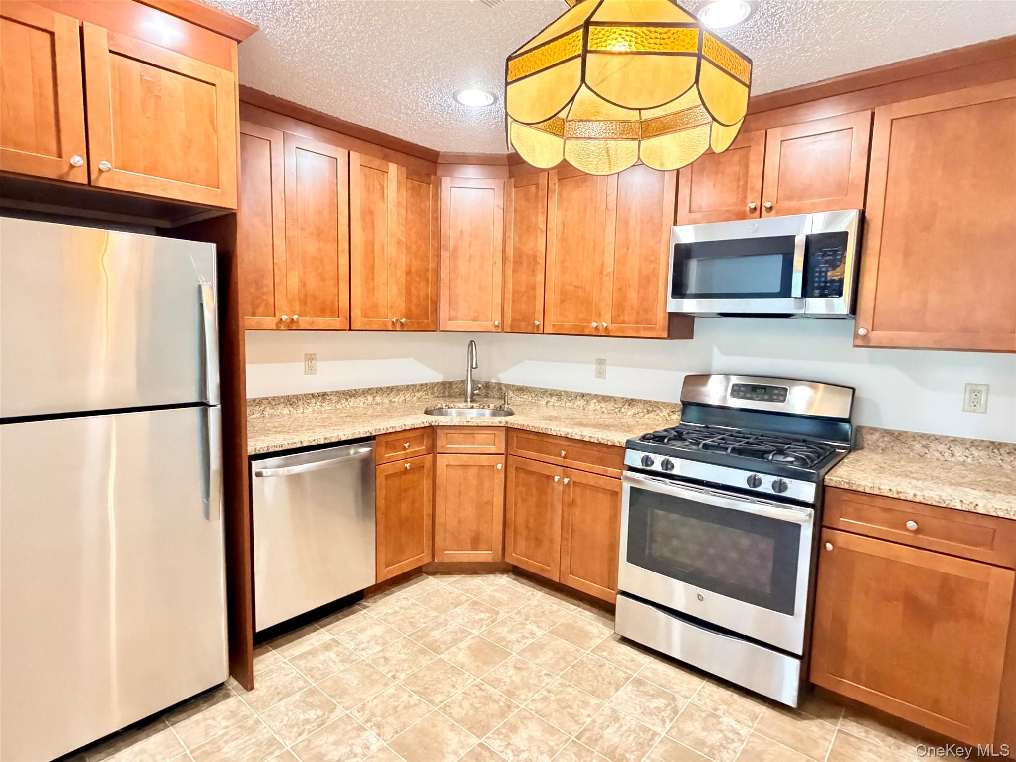 30 Huntington Circle Property Photo 10