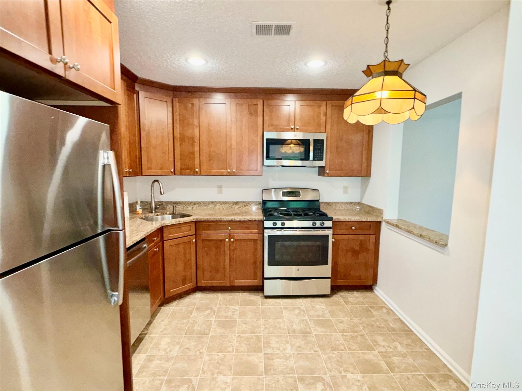 30 Huntington Circle Property Photo 11