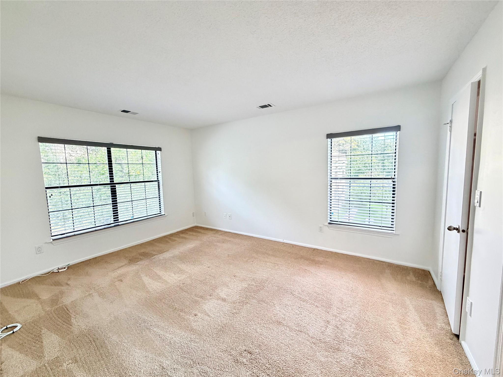 30 Huntington Circle Property Photo 16