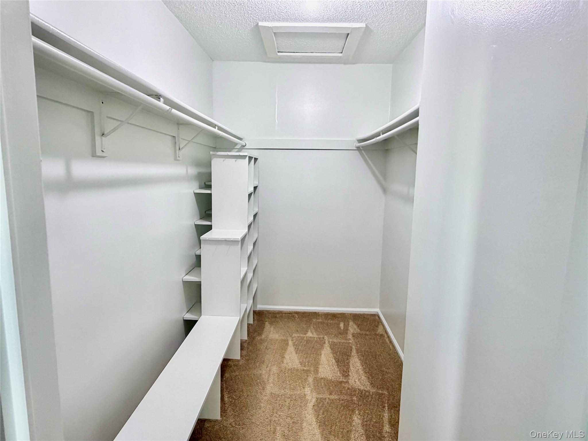 30 Huntington Circle Property Photo 17