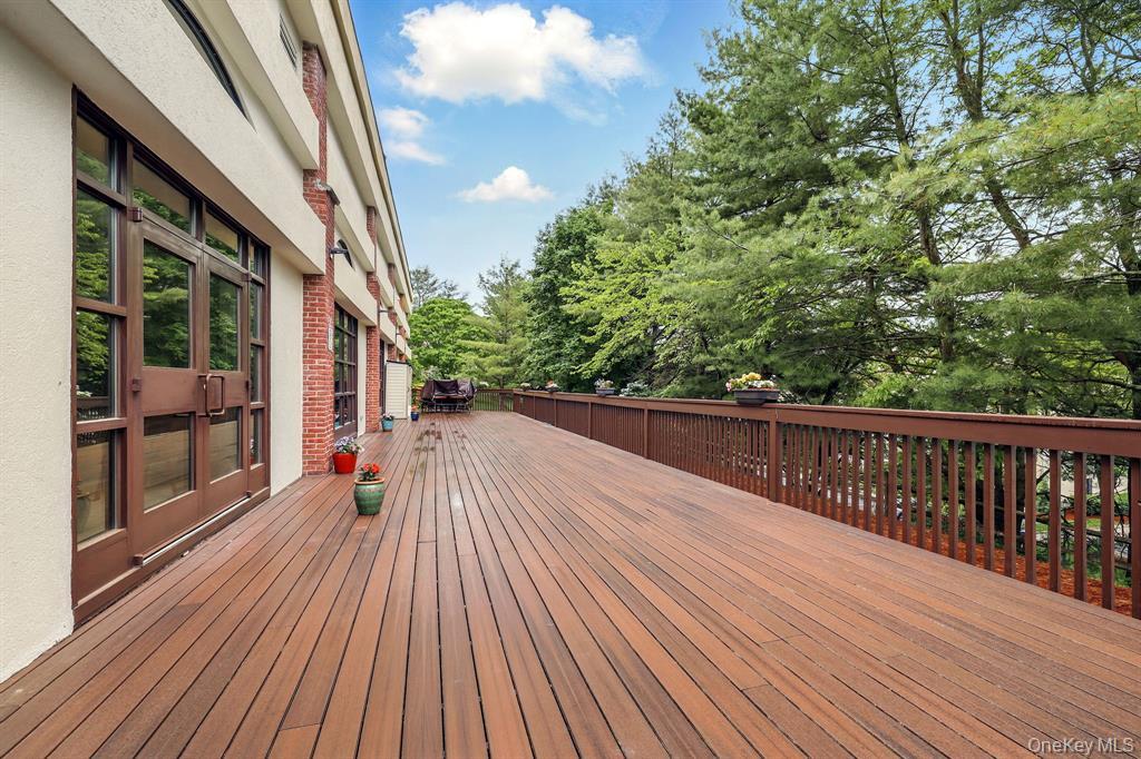 30 Huntington Circle Property Photo 22