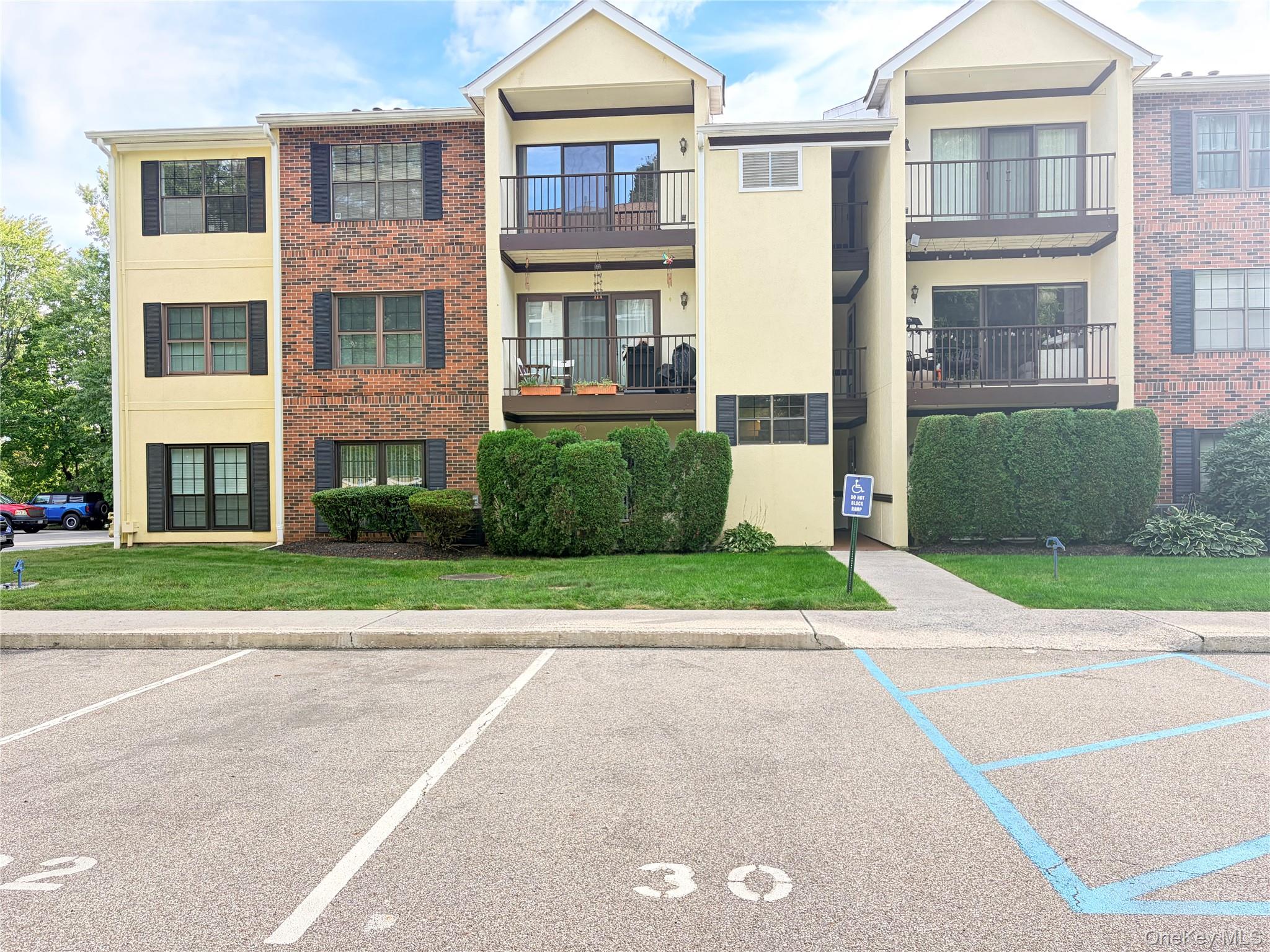 30 Huntington Circle Property Photo 26