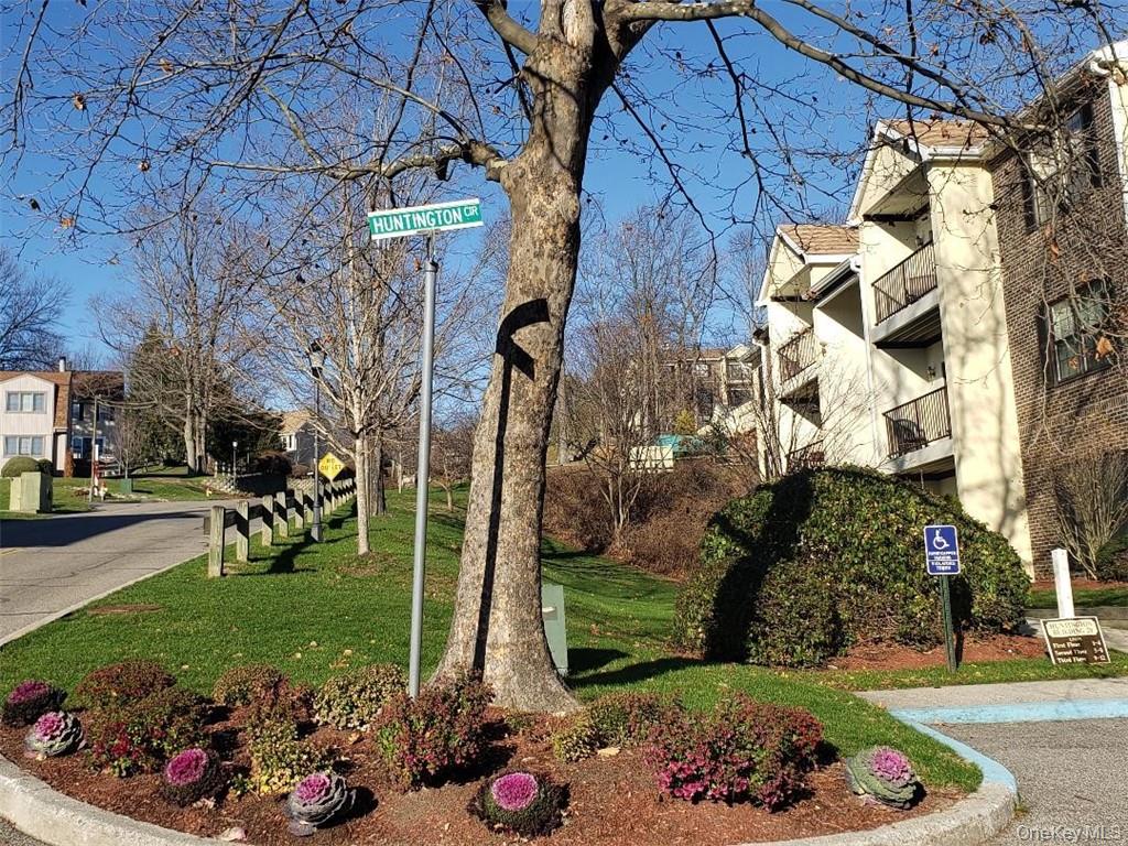 30 Huntington Circle Property Photo 27