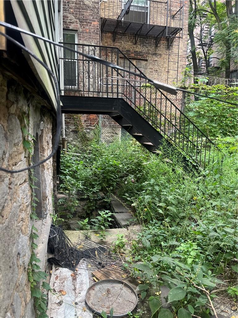 1818 Topping Avenue Property Photo 2