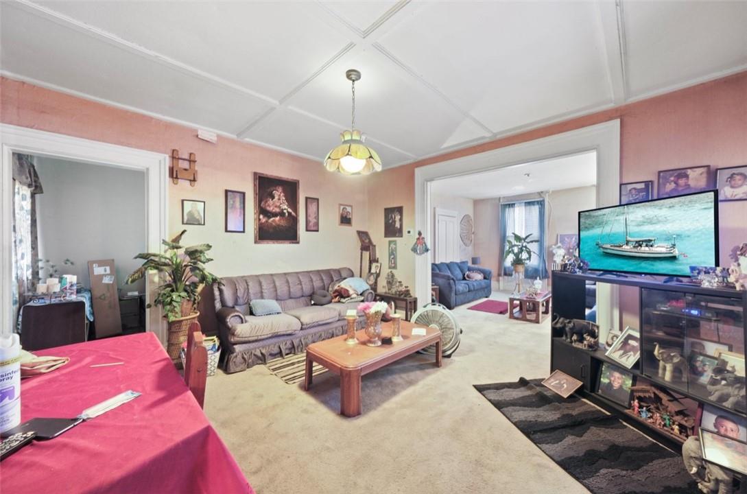 83 Montgomery Street Property Photo 5
