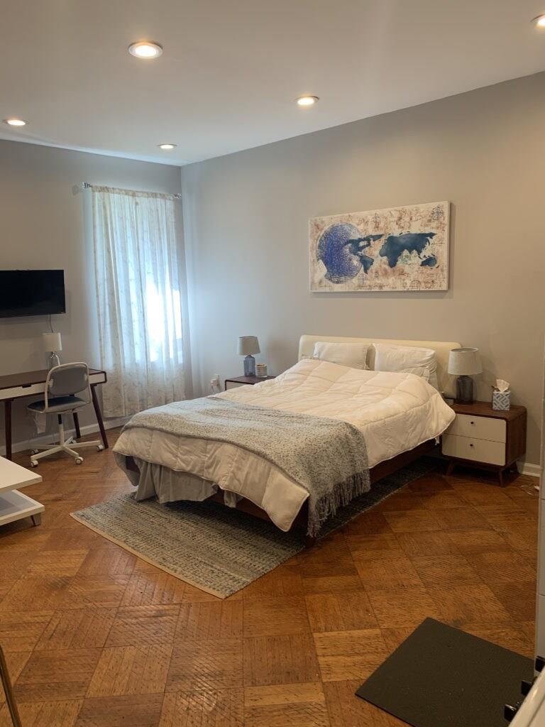113 E 39th Street Property Photo 3
