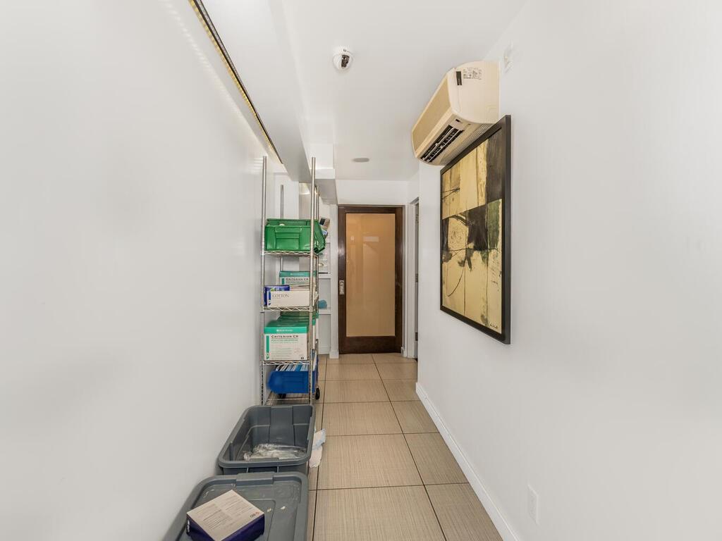 113 E 39th Street Property Photo 22