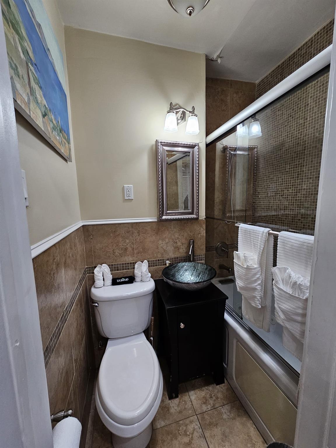 113 E 39th Street Property Photo 37