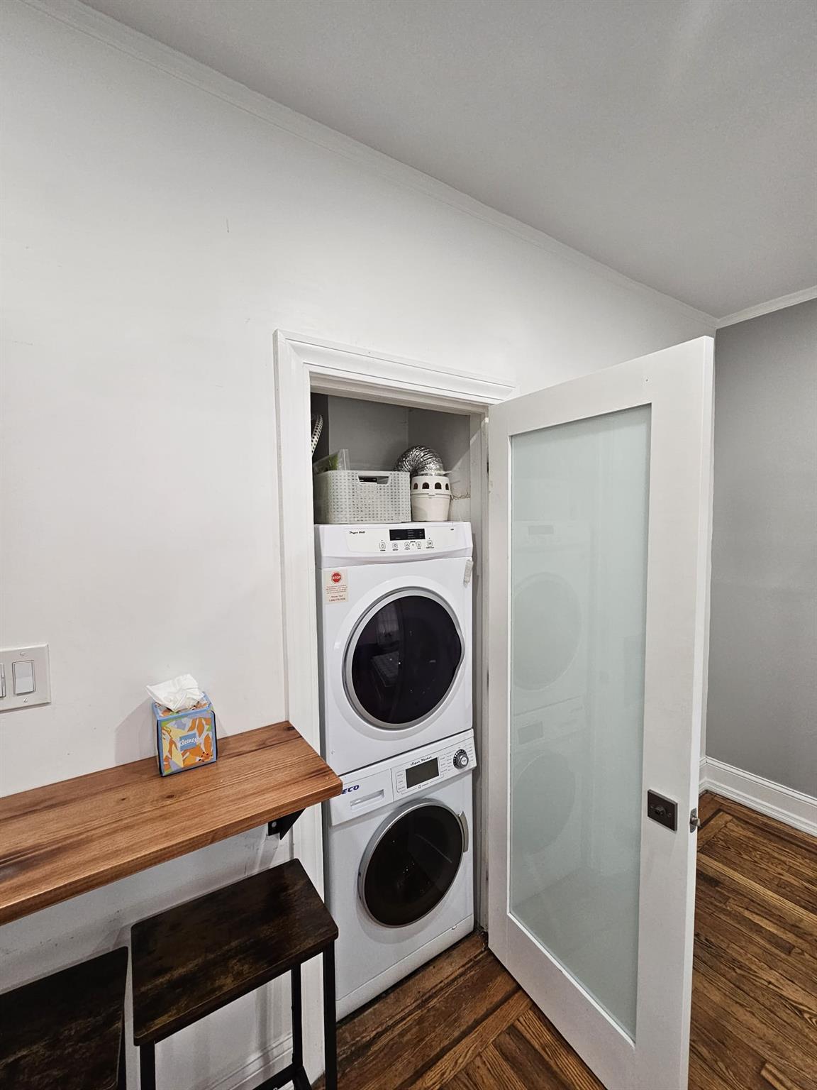 113 E 39th Street Property Photo 38