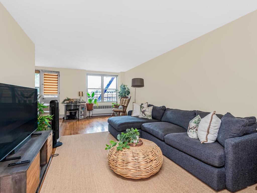 3201 Grand Concourse 2e Property Photo 2