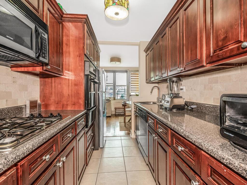 3201 Grand Concourse 2e Property Photo 8