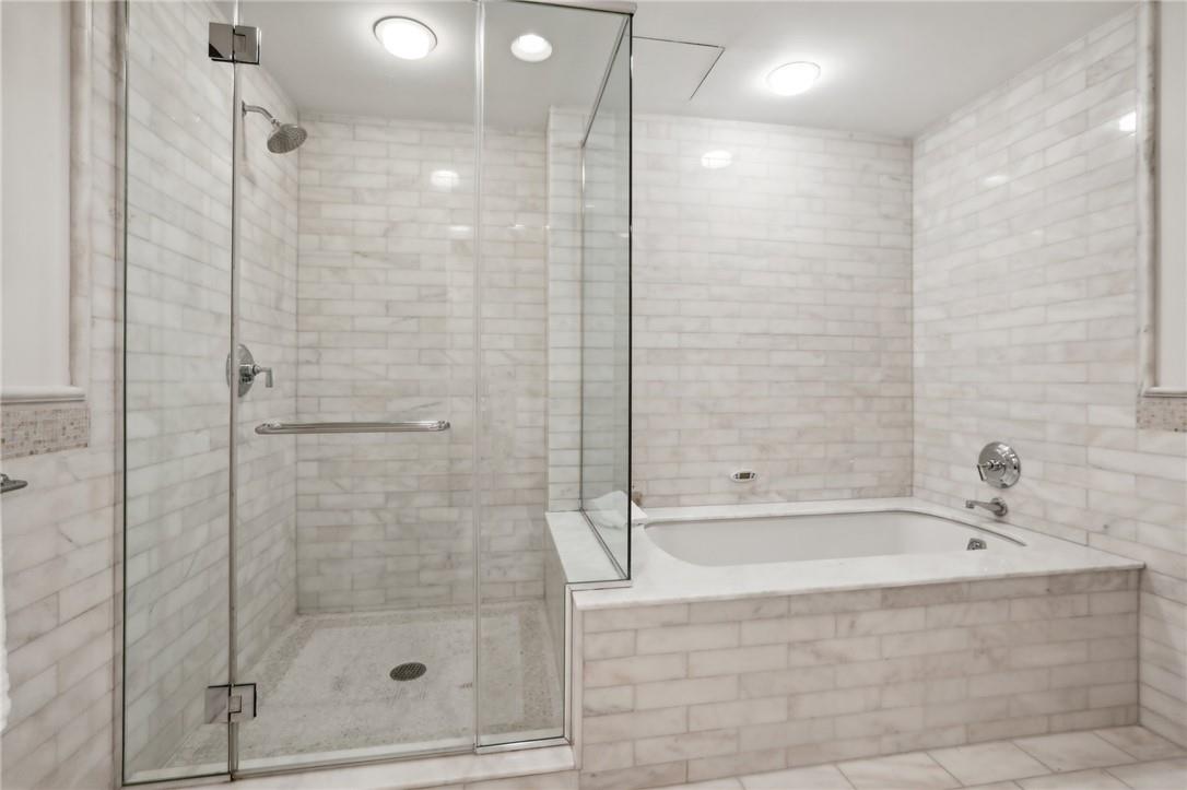 1 Renaissance Square 25a Property Photo 14