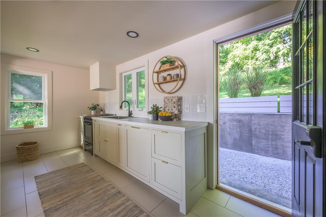 18 Riverside Avenue Property Photo 12