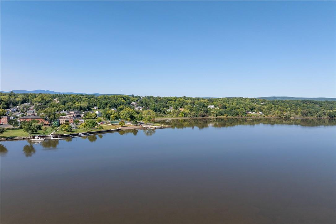 18 Riverside Avenue Property Photo 34
